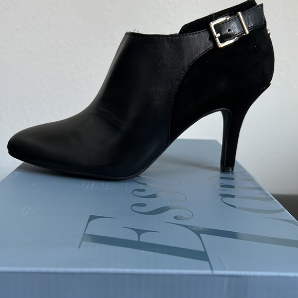 Jasmine suede & leather black buckled booties round toe - Picture 4 of 9